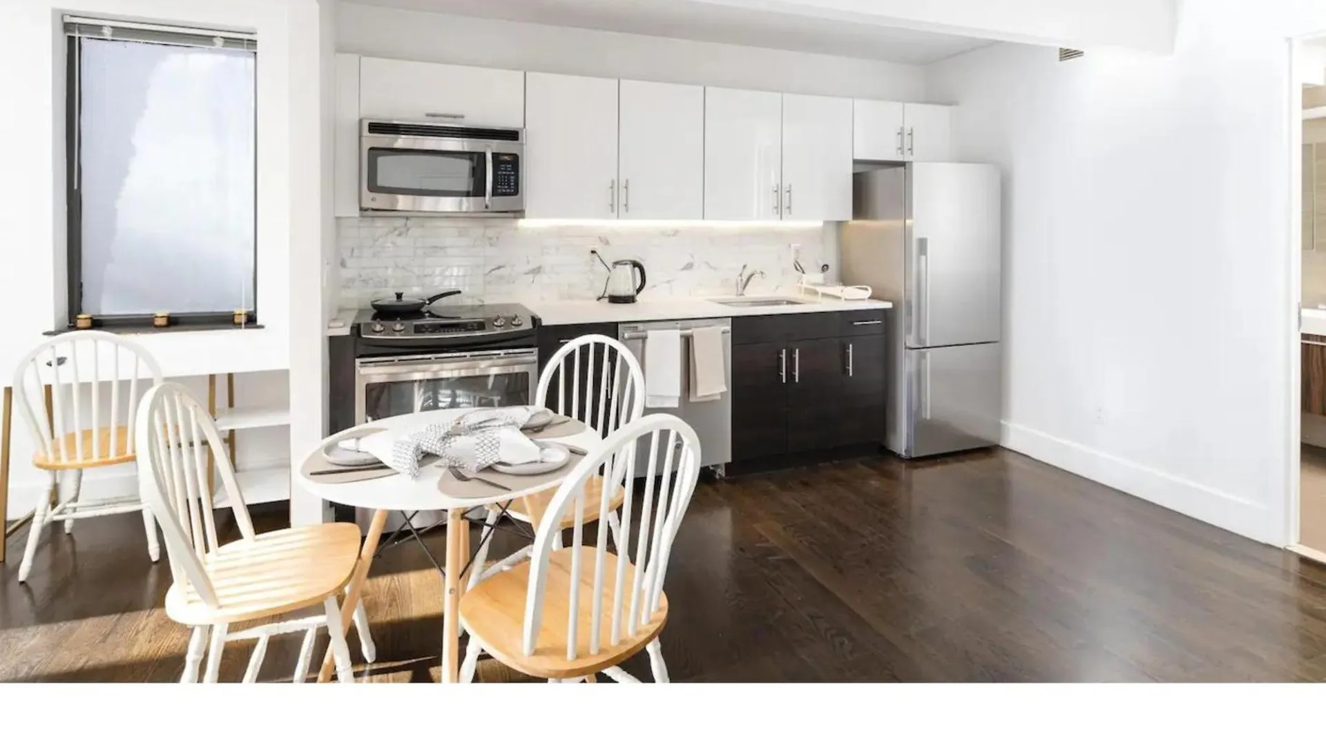 Large Upper East Side 1Bd Elevator Rooftop New York Apartment